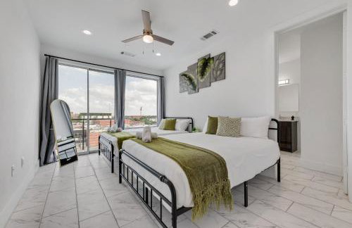 City View 2BR I Parking I King Bed I Workspace - Foto 13