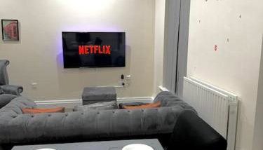 City Centre 2 Bed 2 Bath Apartment - Foto 2