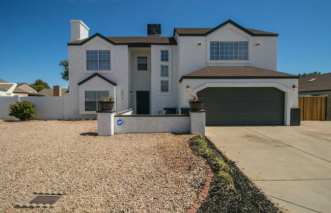 Upgraded 4-bdrm Beautiful Home W/pool! - Foto 48