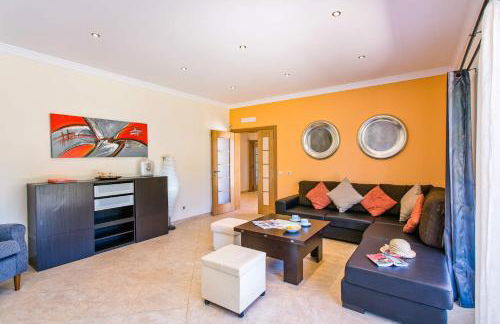 Villa Nincha - Heated Pool - Free wi-fi - Air Con - Foto 8