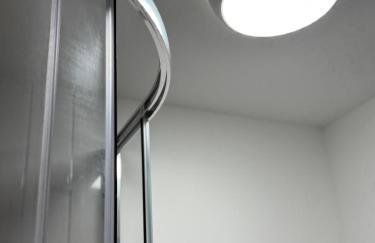 Home away Tamworth Staffordshire 4 Bedroom 3 Bathroom - Semi Detached House - Foto 29