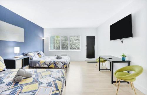 1BR Miami Beach Apt with King plus 2 Queens & Parking - Photo 6