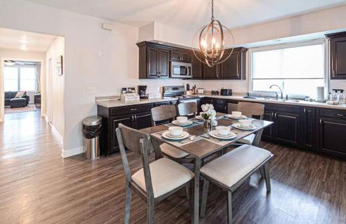 Glamorous Renovated Modern Home - Foto 33