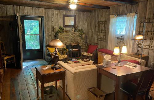 Mary's Place - Studio surrounded by nature but close to High Point - Photo 5