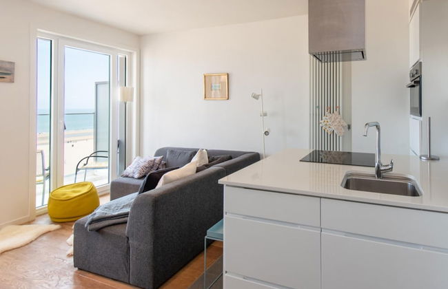 Beautiful Apartment With sea View - Photo 12