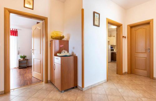 Villa Mirela with a comfortable garden and pool - Foto 35