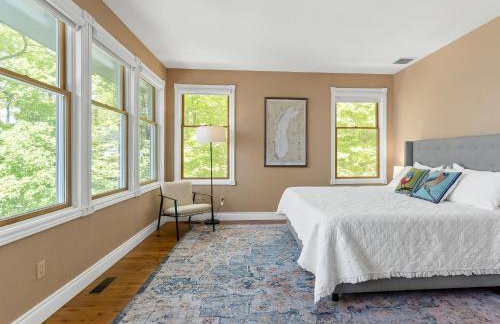 Experience luxury at Lakefront Villa - Foto 15