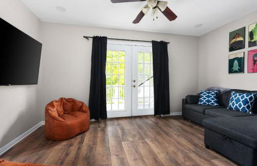 Hidden Gems with Pool and Game room - Foto 32