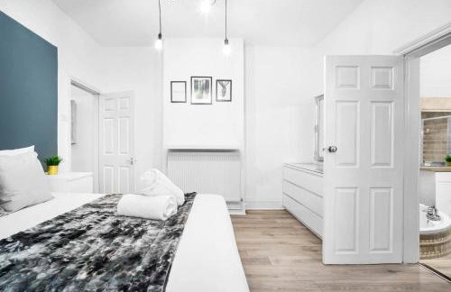 Stylish 4 Bedroom Townhouse - Edgbaston - Near Birmingham City Centre - Sleeps 8 - Parking - 578P - Foto 61