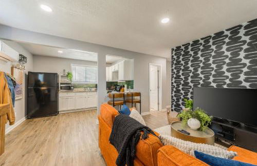 Home in Kansas City 15 mins to KCI with a KING bed and workspace - Foto 15