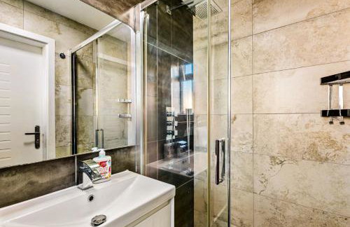 Spacious 4 Bed House in Exhall, Sleeps 7 - Foto 25