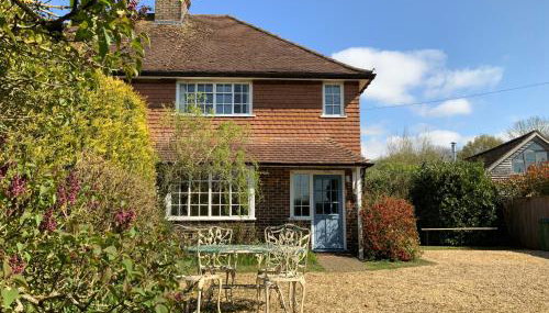 Country cottage overlooking fields with garden room - Foto 2