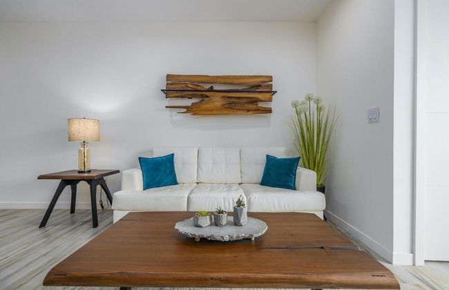 NEW 2BR Condo in of Palm Beach Walk 2 Beach - Foto 8