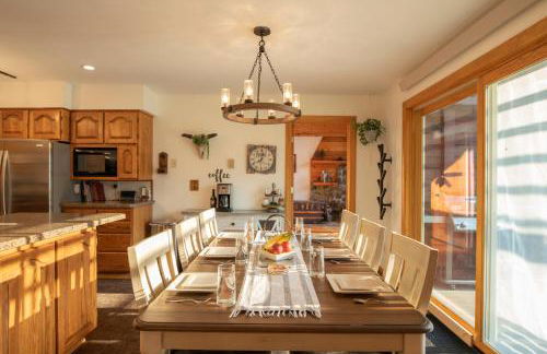 Alpine Highmark by KABINO Hot Tub Fire Pit Fully Fenced Backyard WiFi - Foto 15