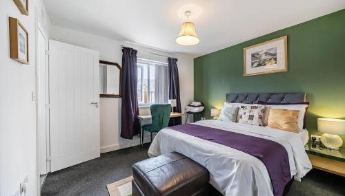 Cozy 4 Bedroom Home in Walsall, Free Parking, EVC, WIFI, 30 days 10 percent off - Foto 3