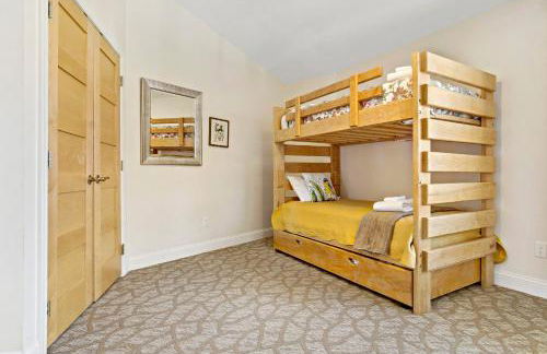 Skytop Chalet Pet Friendly, Hot Tub and Views - Foto 80