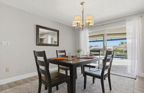 Charm and Old Florida Vibe , Heated Pool & Spa - Villa Parisian Paradise - Roelens - Photo 12