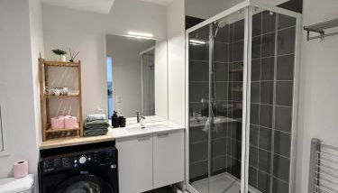 Élégant Appartement Minimaliste entre Paris et Disney - Foto 5, towels, Shower