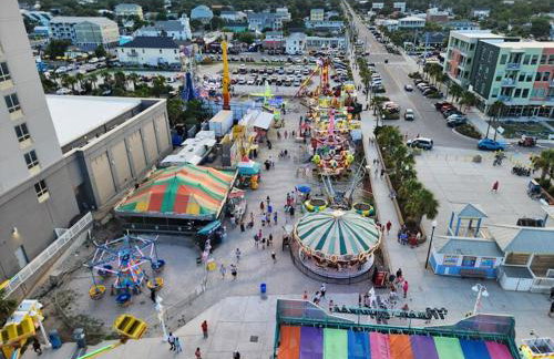 Larry's Love, Early check-in, late check-out! - Photo 24