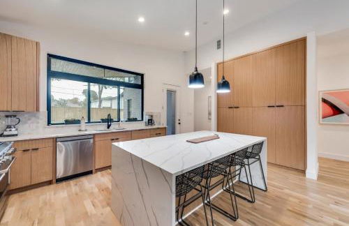 Mod Squad - Photo 54