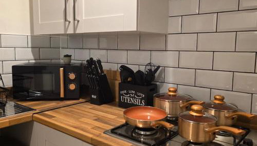 Cambridge Stylish Hot Tub Stay Sleeps 10 - Foto 5, stove