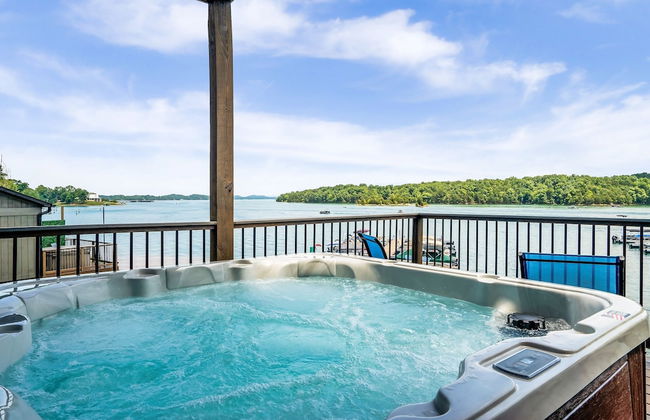 Luxury Lakehouse - Photo 43