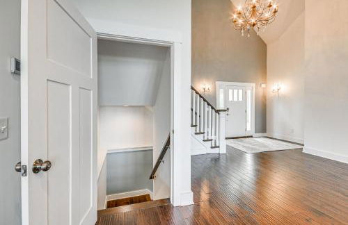 Steps From Oneida Lake Spacious Gem with Game Room! - Foto 25