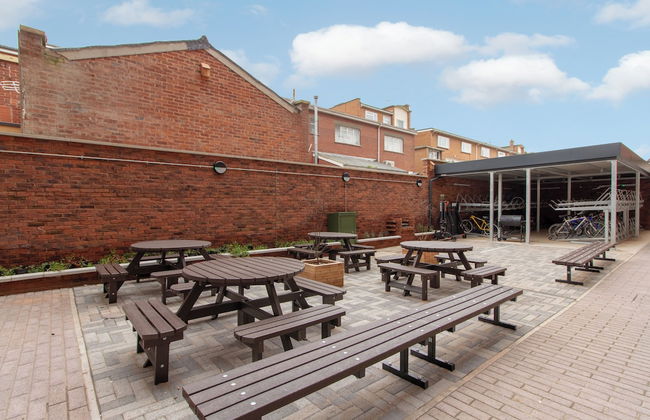 Student Only The Barn - Foto 1