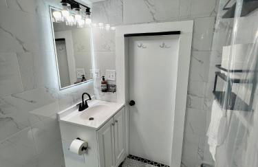 Calm 4BR-3BA 10 min DT Airport by LSP Homes - Foto 41