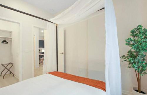 Elegant 2BR Apartment with In-Unit Laundry - Sheridan 102 - Photo 9