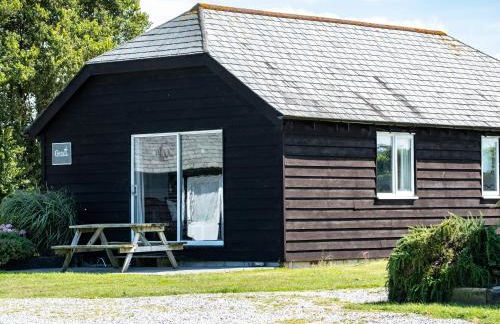 Gull Lodge - Photo 1