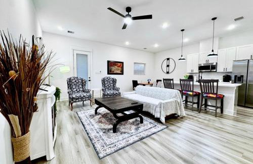 Quiet stylish home close to downtown and airport - Foto 1