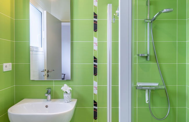 3 bedroom House in Plonévez-Porzay with garden and terrace - Photo 16