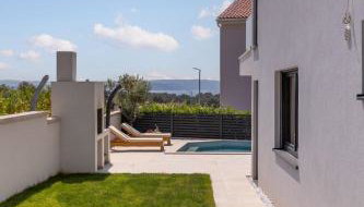 Luxury apartment Marco Polo with a private swimming pool with salt sea water - Photo 5
