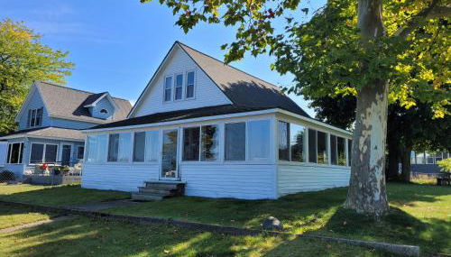 Lil's on the Lake Vintage Cottage on Crystal Lake - Foto 2