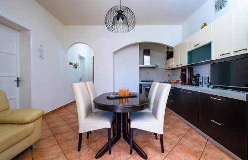 Sea apartment by beach Vine, olive oil tasting, kajaks, grill - Photo 9