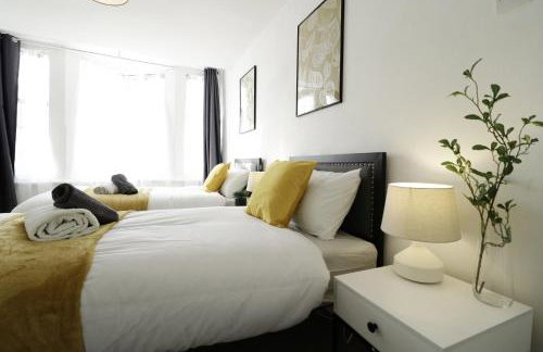 d-Entire 2-Bedroom Apartment in the bustling City Centre WIFI TRAIN & BUS STATION - Foto 26