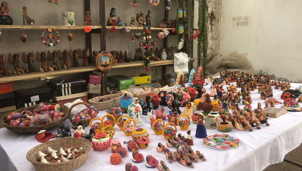 Figure di ceramica ayacuchana