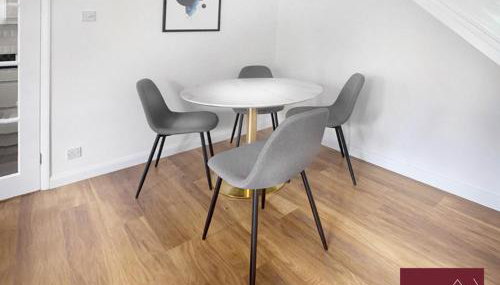 Guildford - 2 Bedroom House - Parking - Foto 2, Other