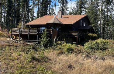 Deluxe Chalet Retreat near U of O Eugene OR Large groups welcome sleeps 16 Pet stay Free - Foto 1