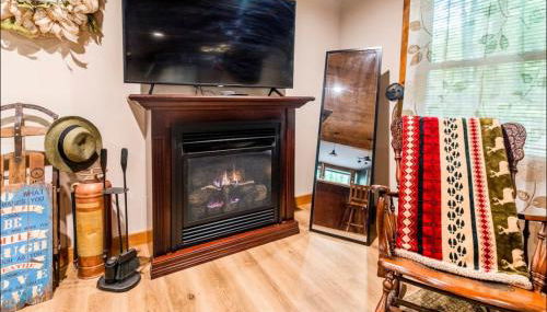 The Nook Lodge - cabin with hot tub at Shawnee and Camelback Mtn - Foto 4