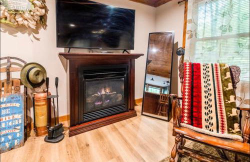 The Nook Lodge - cabin with hot tub at Shawnee and Camelback Mtn - Foto 4