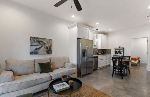 Bourbon House King Bed Luxury Amenities Fast WiFi - Foto 10