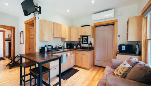 Waterfront Private Apartment, 5 minutes from LLBean! - Foto 2, stove, toaster