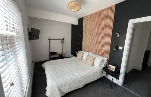 Modern 2 bedroom beach house - Photo 3