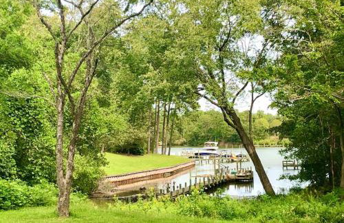 Waterfront Home With Boat Dock & Study - Photo 44