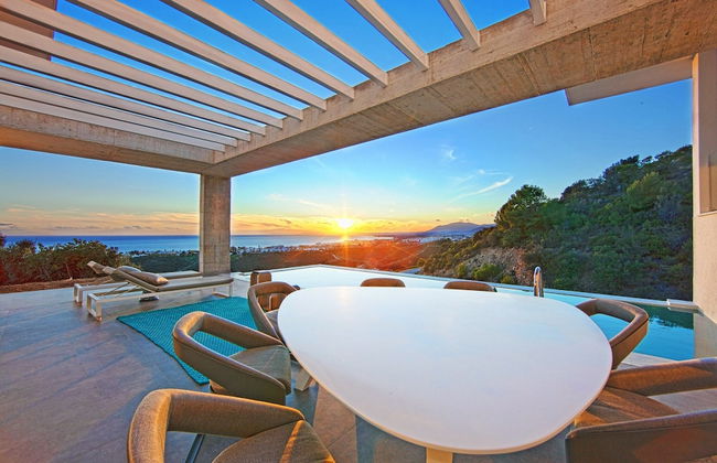 Villa in Marbella With Private Heated Pool - Photo 30