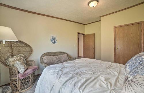 Houghton Lake Family Getaway with Fire Pit! - Foto 23