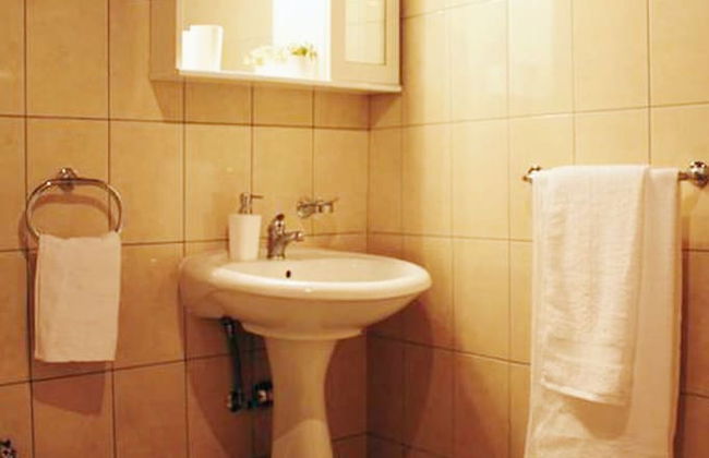 Stone Holiday Home in Brotnice Dalmatia with Outdoor Hot Tub - Foto 8