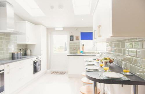 LYNNTON HOUSE Stunning 6 bed Town Centre House ALL with En-Suites Prime Location Tamworth - Foto 36